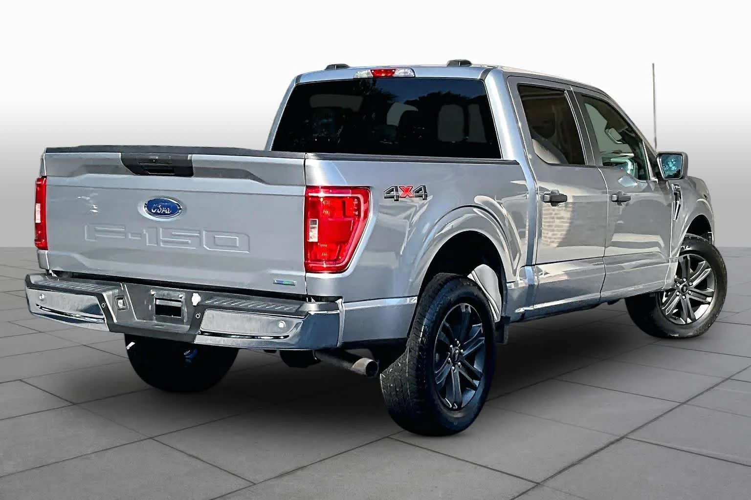 Used 2023 Iconic Silver Metallic Ford XLT image 24