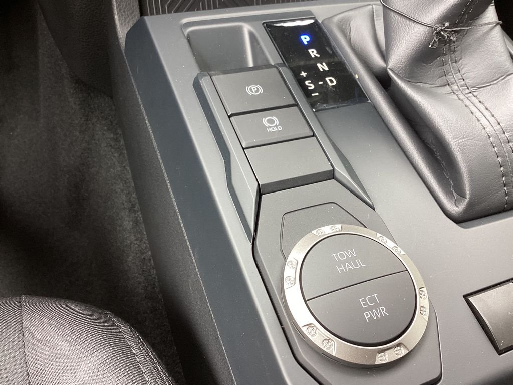 2025 Toyota Tacoma SR5 - Photo 19