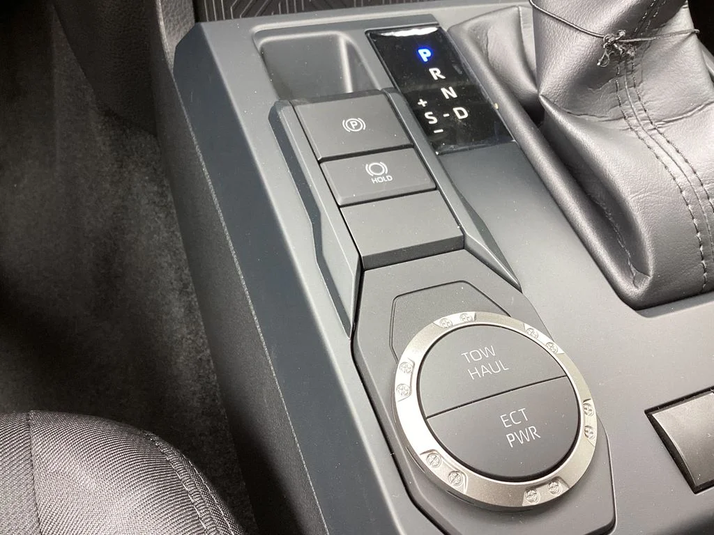 2025 Toyota Tacoma SR5 - Photo 19