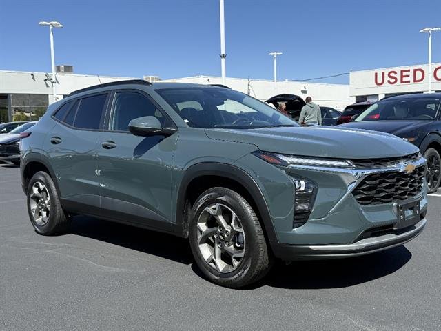 2025 Chevrolet Trax LT's photo