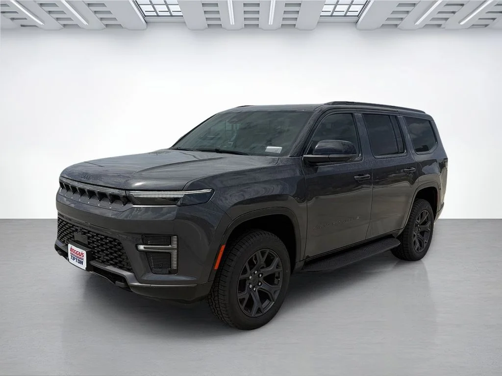 New 2026 Baltic Gray Metallic Clearcoat Jeep Upland image 7