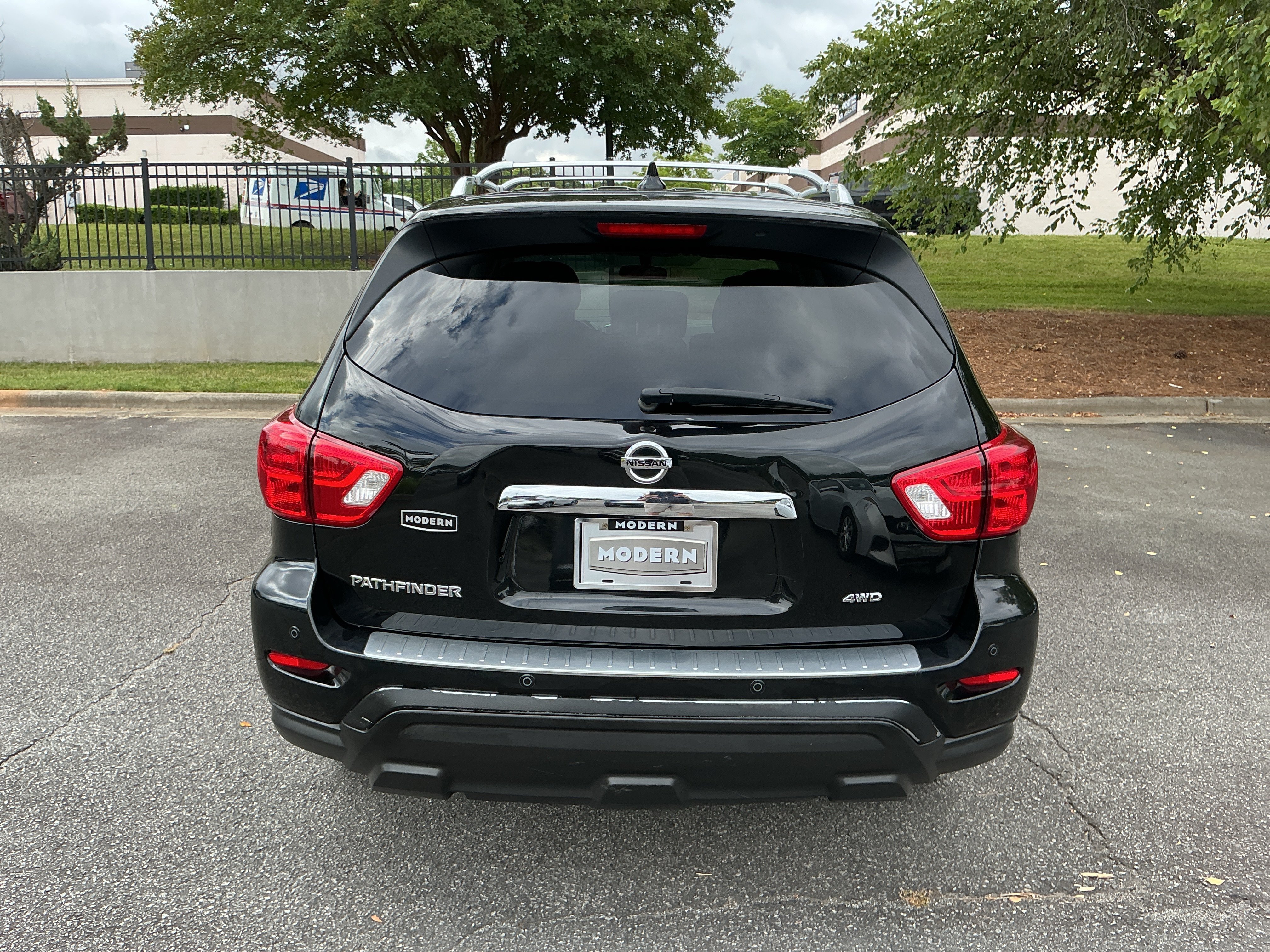 Used 2020 Magnetic Black Pearl Nissan S image 3