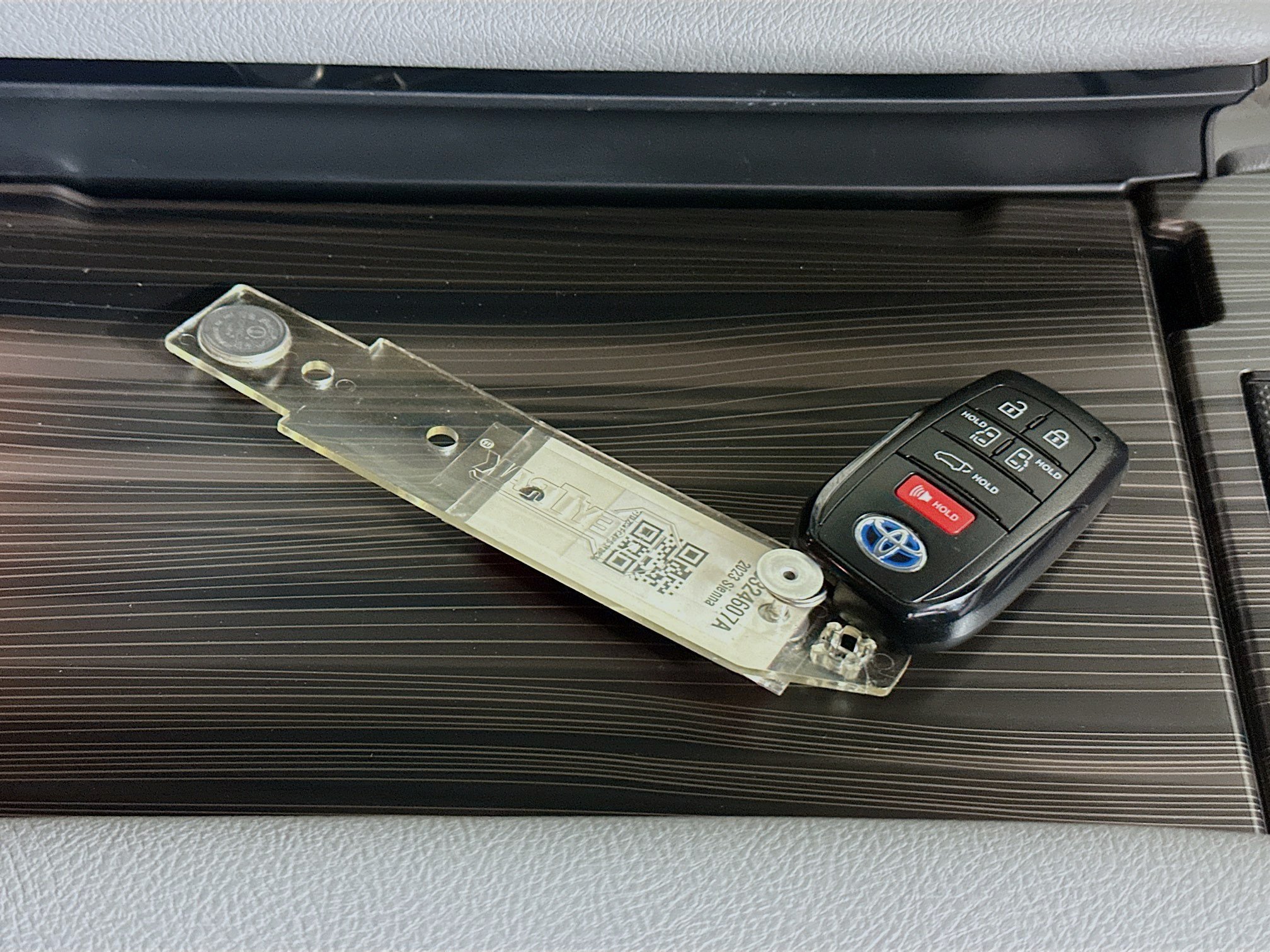 Used 2023 Pearl Toyota Limited image 33