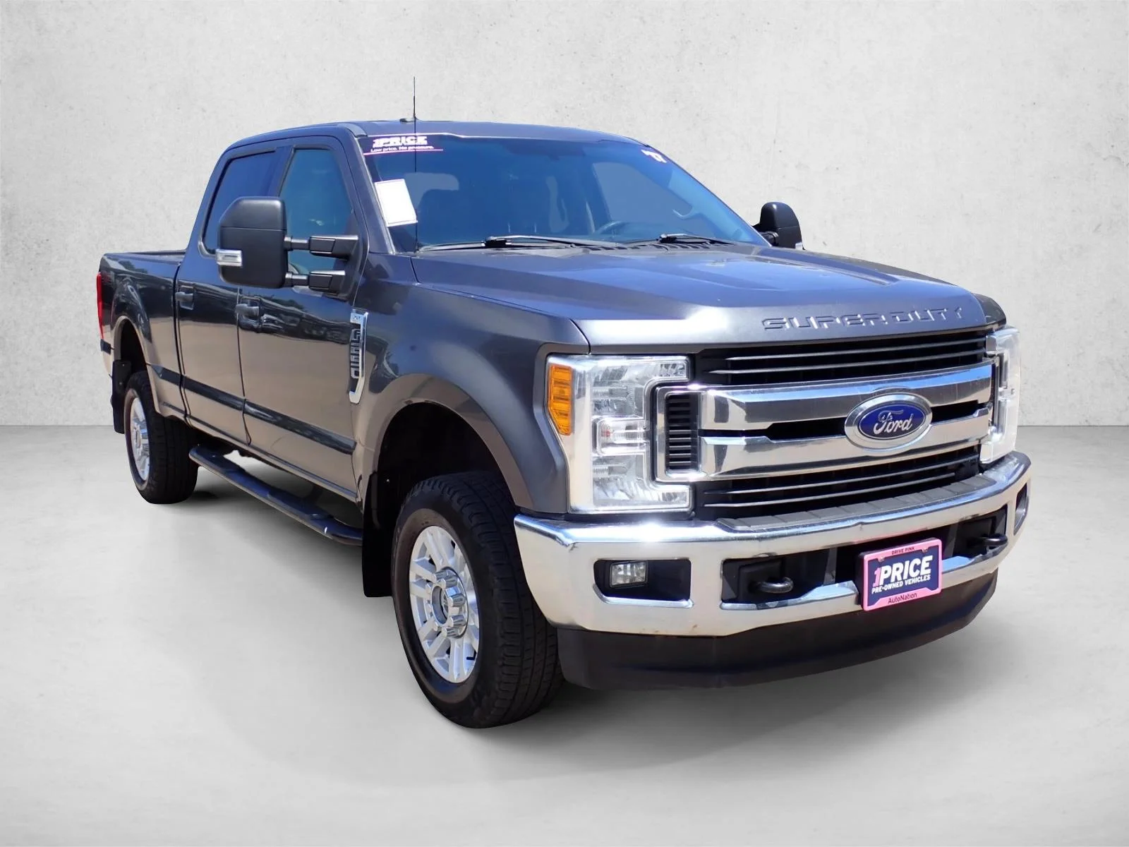 Used 2017 Magnetic Metallic Ford XLT image 6