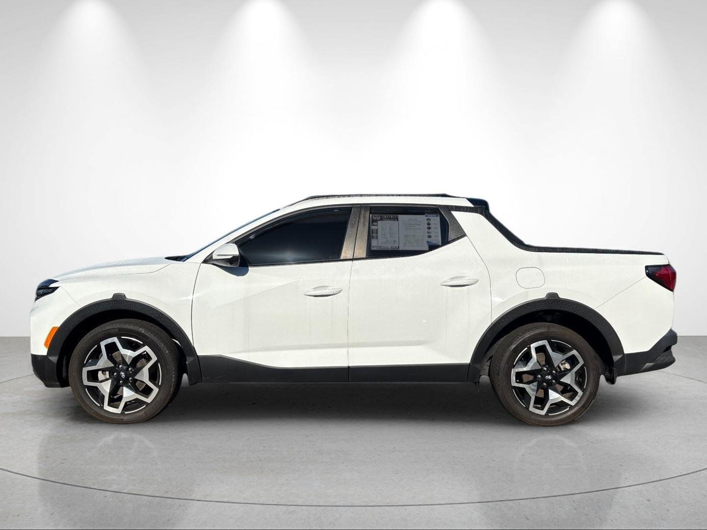 Used 2023 Atlas White Hyundai Limited image 2