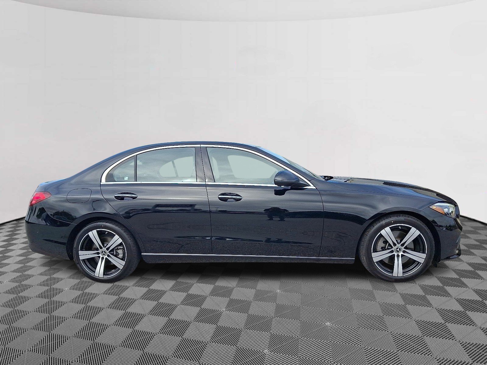 2025 Mercedes-Benz C-Class Sedan C 300 - Photo 7