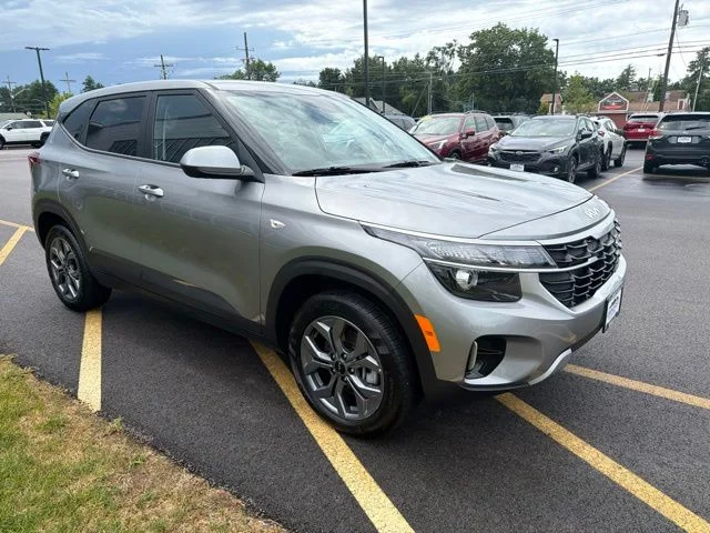 Used 2025 Gray Kia LX image 3