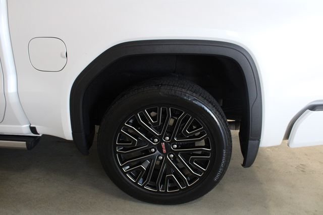 Used 2024 White GMC Denali image 29