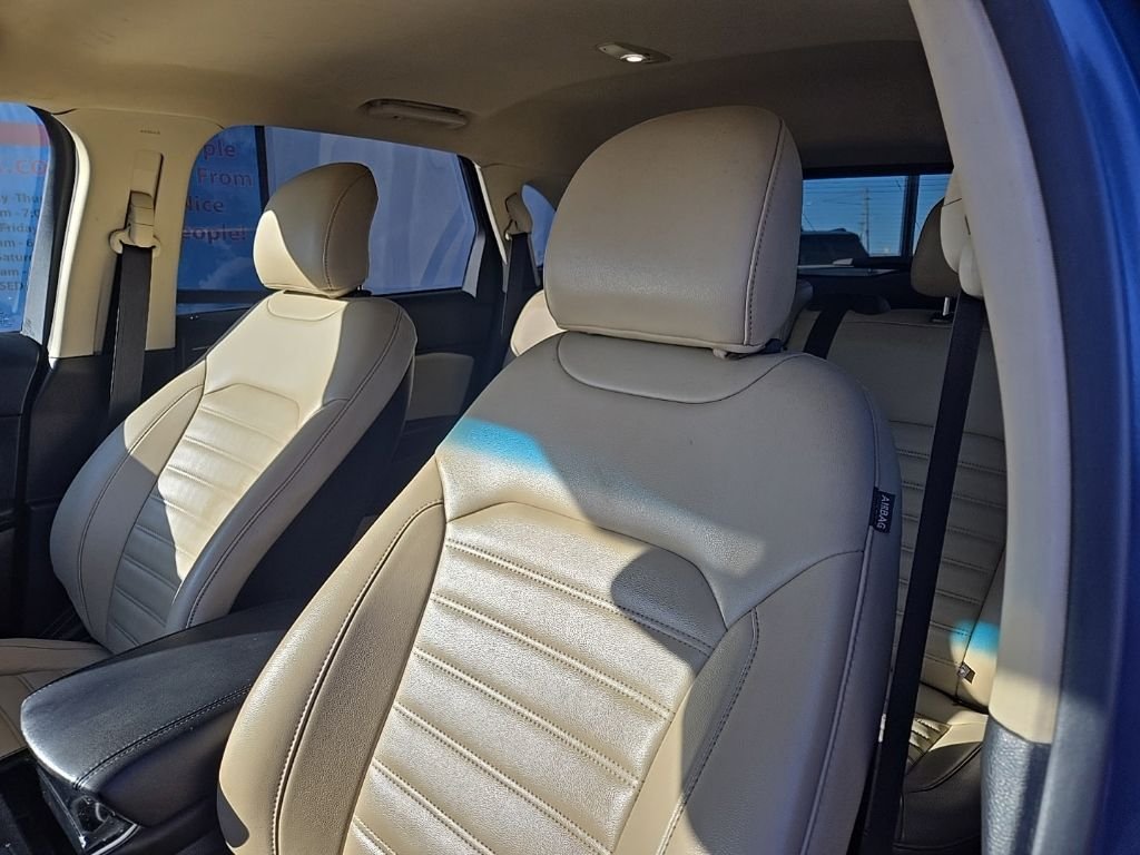 Used 2019 Blue Ford SEL image 33