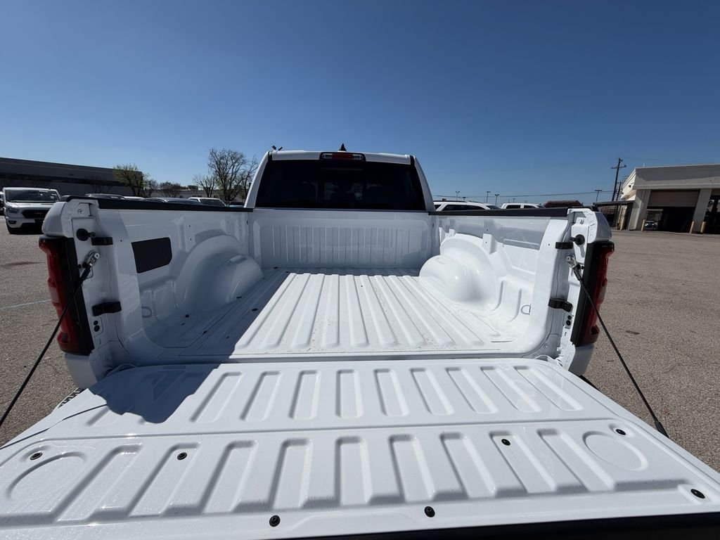 New 2026 Bright White Clear-Coat Exterior Paint RAM Big Horn/Lone Star image 19