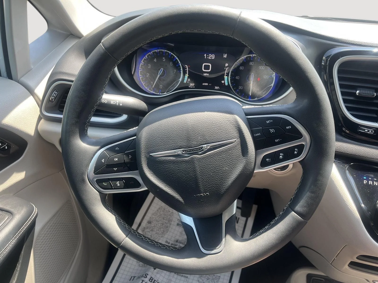 Used 2023 Bright White Clearcoat Chrysler Touring L image 30