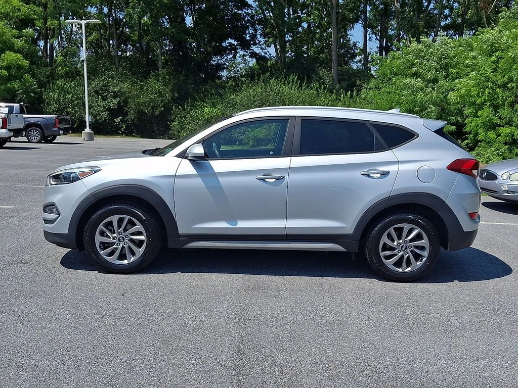 Used 2018 Silver Hyundai SEL image 7