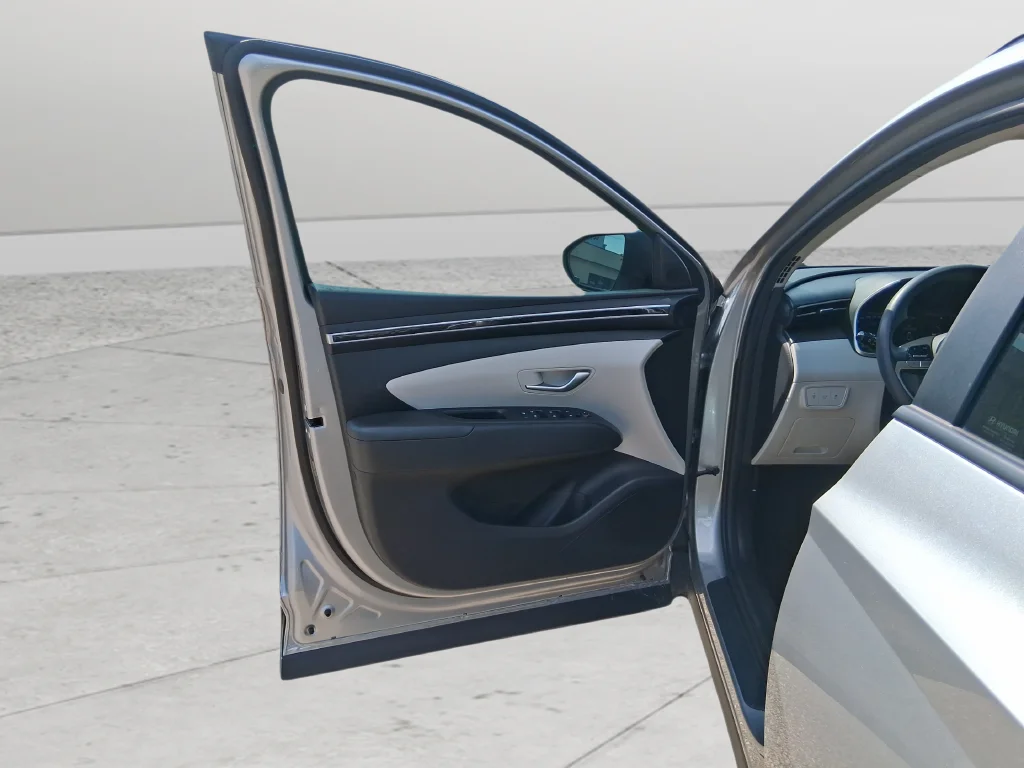 Used 2024 Silver Hyundai SEL image 33