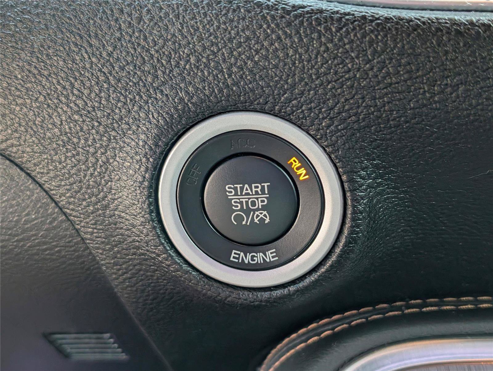 Used 2015 Blue Dodge R/T Plus Shaker image 25