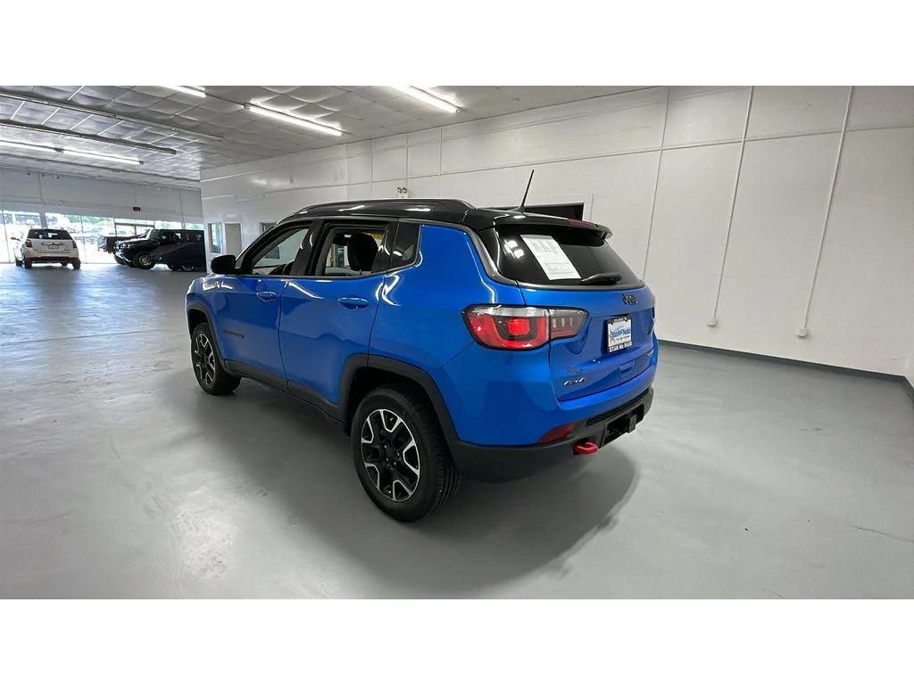 Used 2020 Laser Blue Pearlcoat Jeep Trailhawk 4WD 2.4L image 5