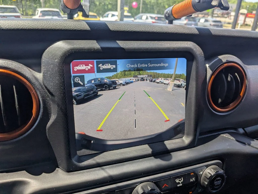 Used 2020 Black Clearcoat Jeep Mojave image 17