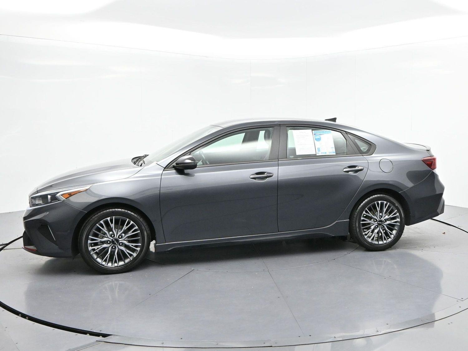 Used 2022 Gravity Gray Kia GT-Line image 4