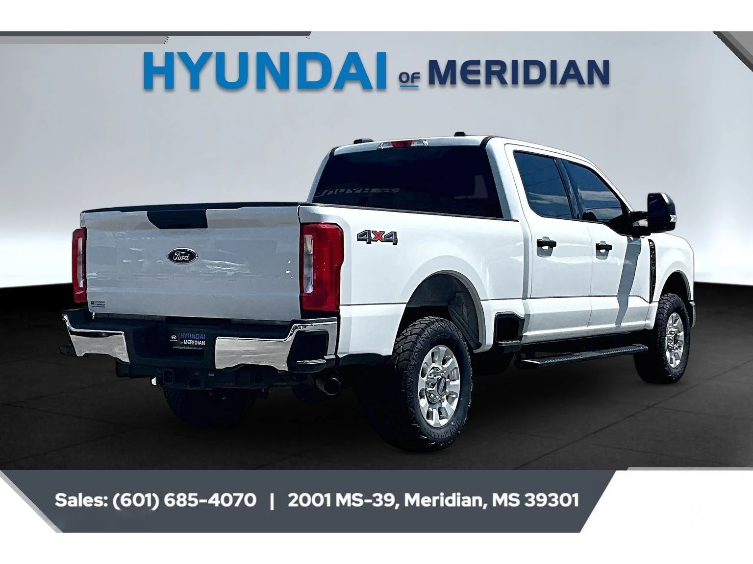 Used 2023 Oxford White Ford XLT image 11
