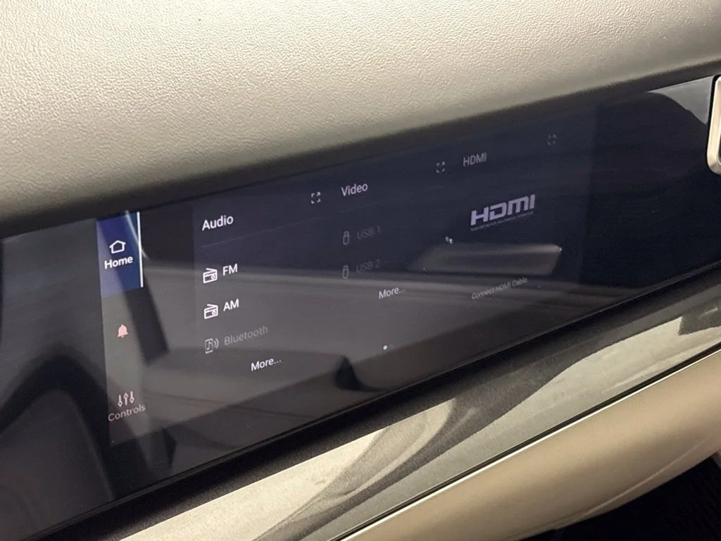 Used 2023 White Jeep Base image 39
