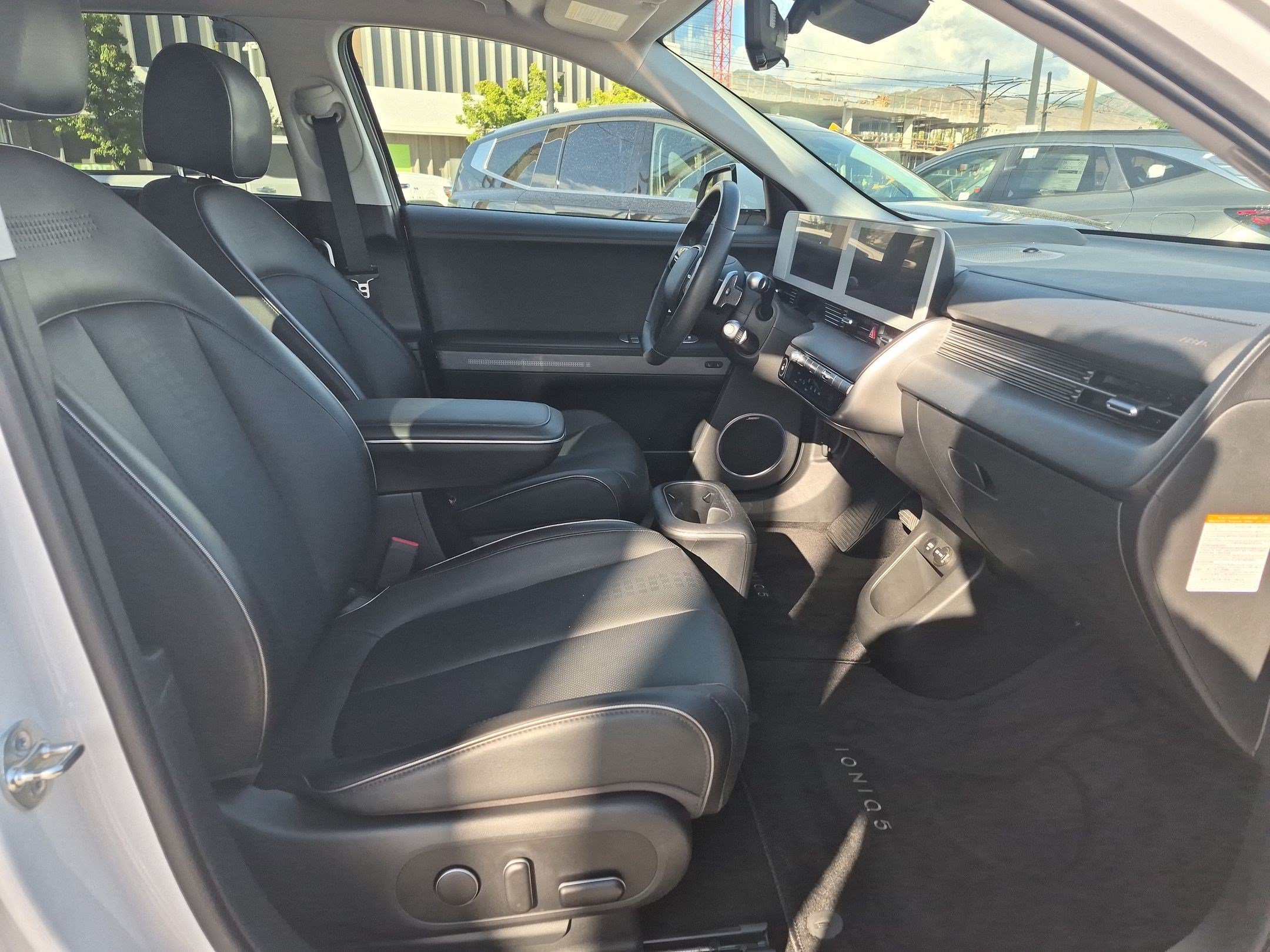 Used 2024 Atlas White Hyundai Limited image 30