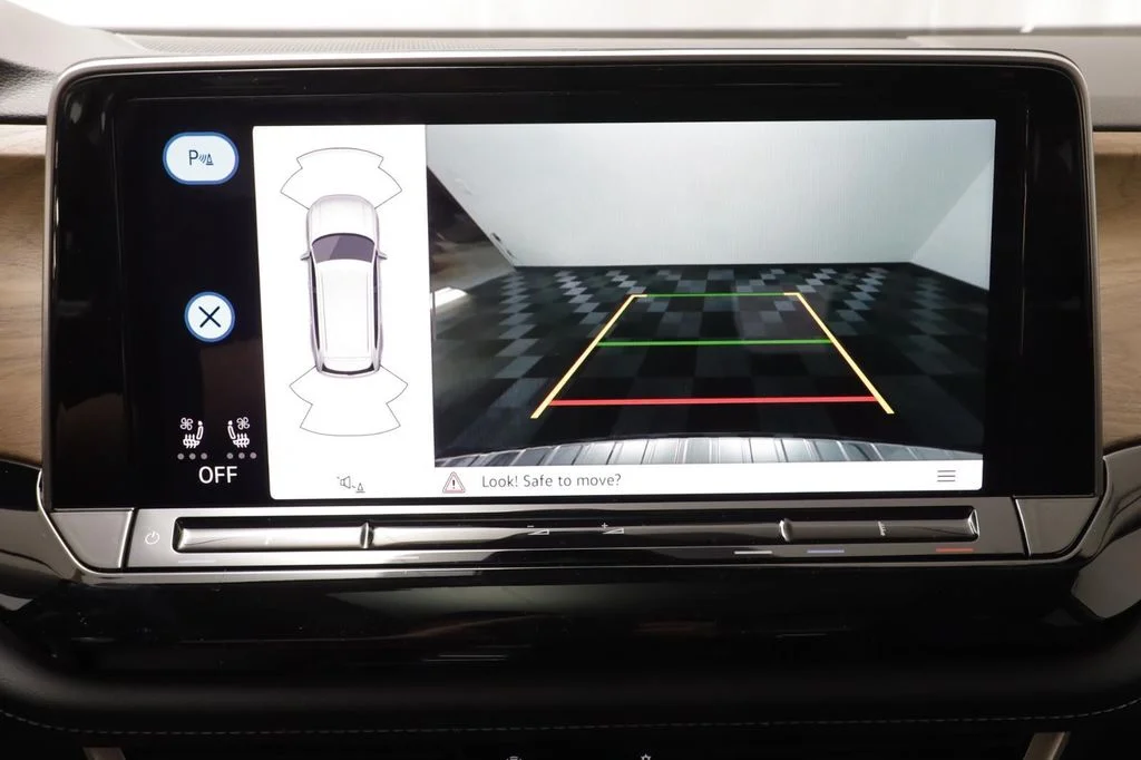 New 2026 Opal White Volkswagen SE w/Technology image 11