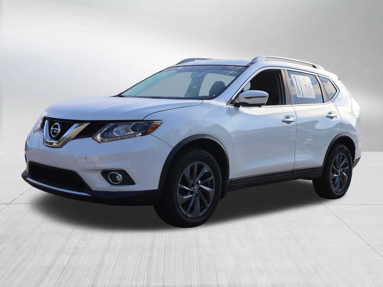 Used 2016 Pearl White Nissan SL image 3