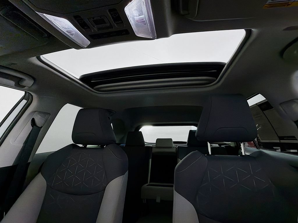 Used 2025 Ice Cap Toyota XLE image 20