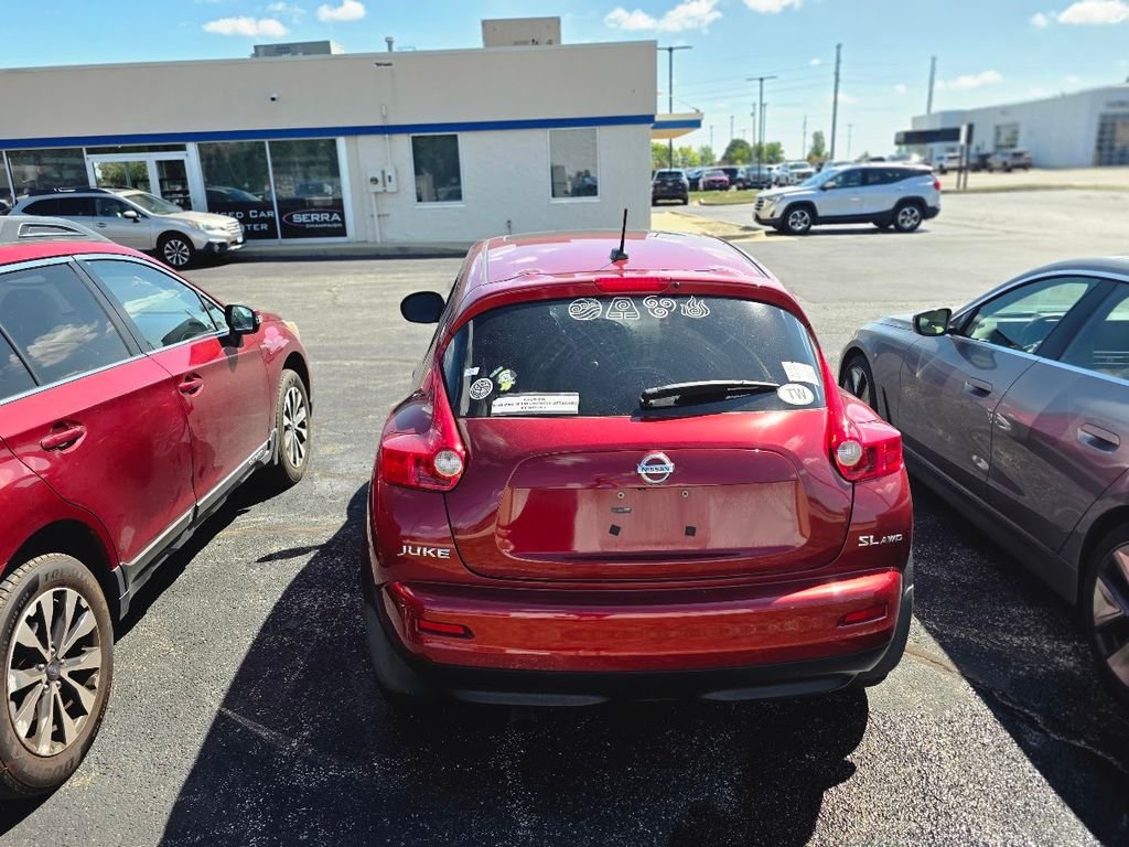 Used 2011 Cayenne Red Nissan SL image 3