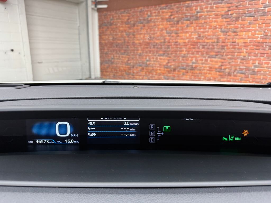 Used 2019 White Toyota Advanced image 15