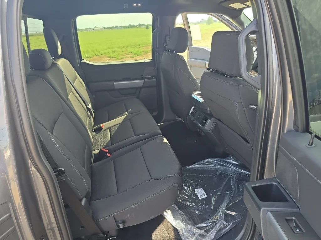 New 2026 Carbonized Gray Metallic Ford XLT image 35