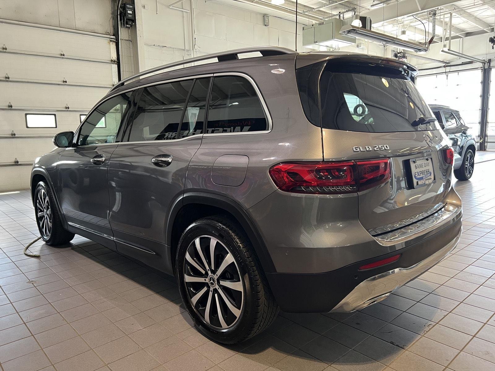 Used 2021 Gy Mercedes-Benz GLB 250 image 5