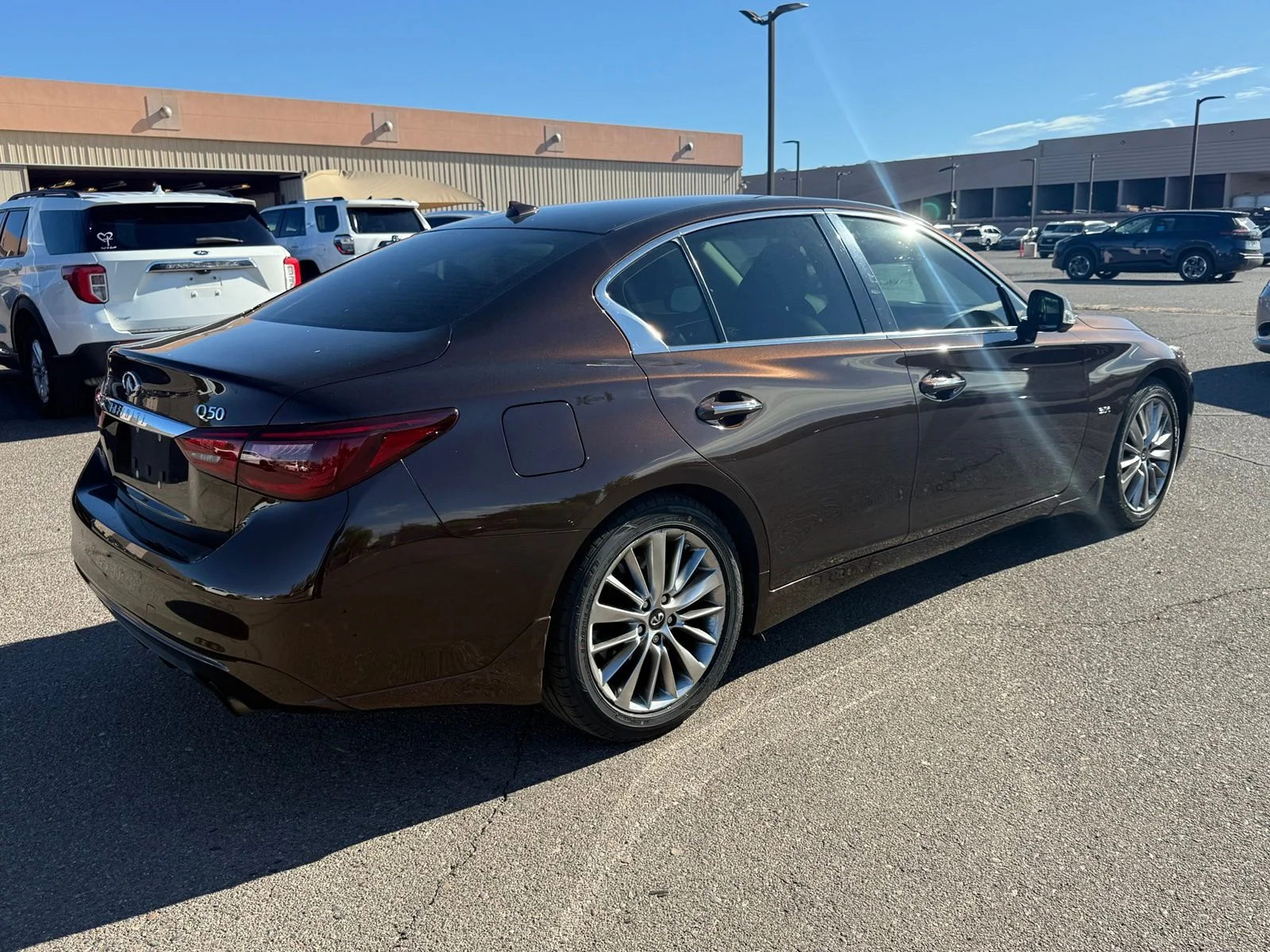Used 2018 Mocha Almond INFINITI 3.0t Luxe image 4