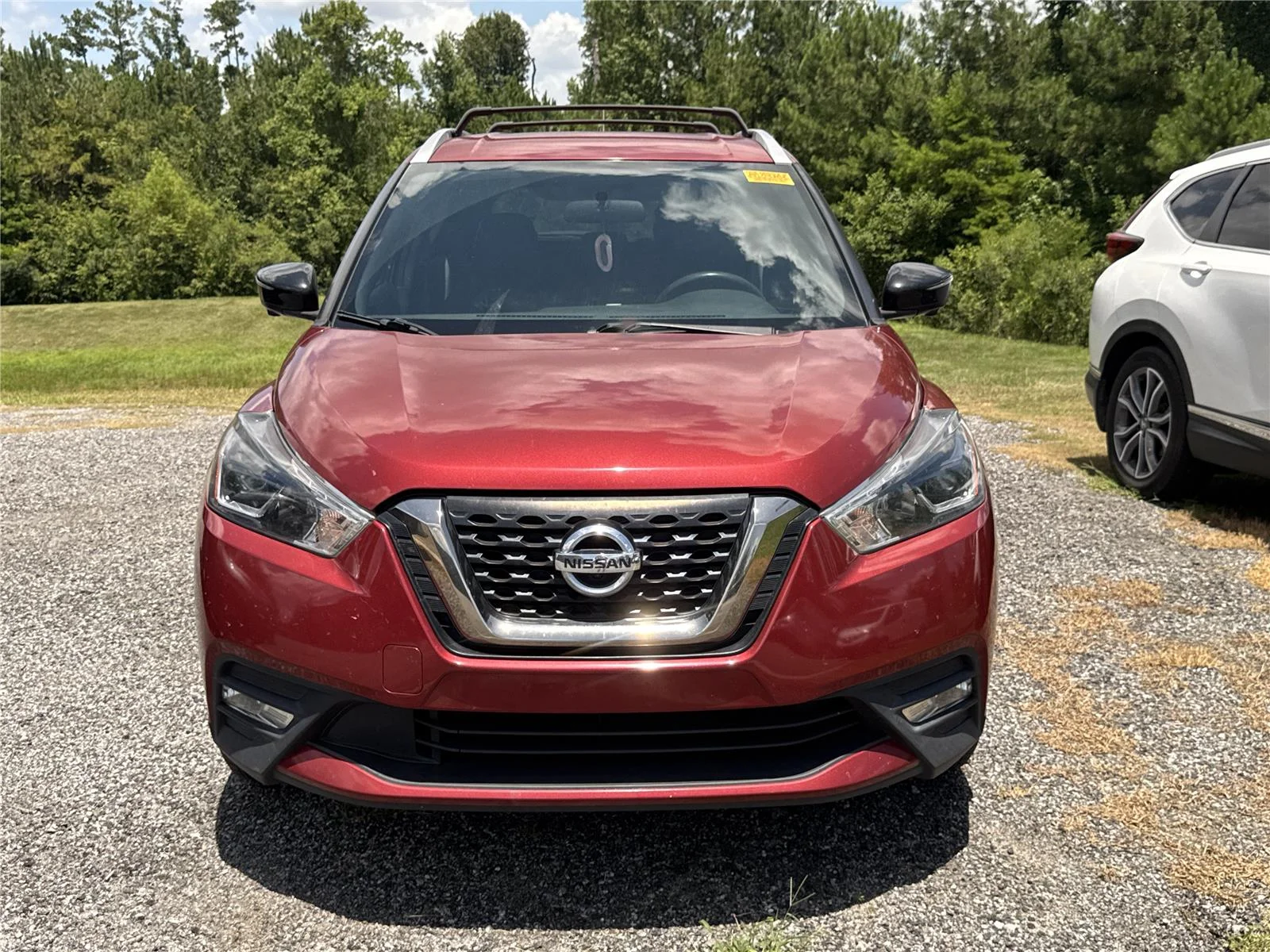Used 2018 Cayenne Red Nissan SR image 3
