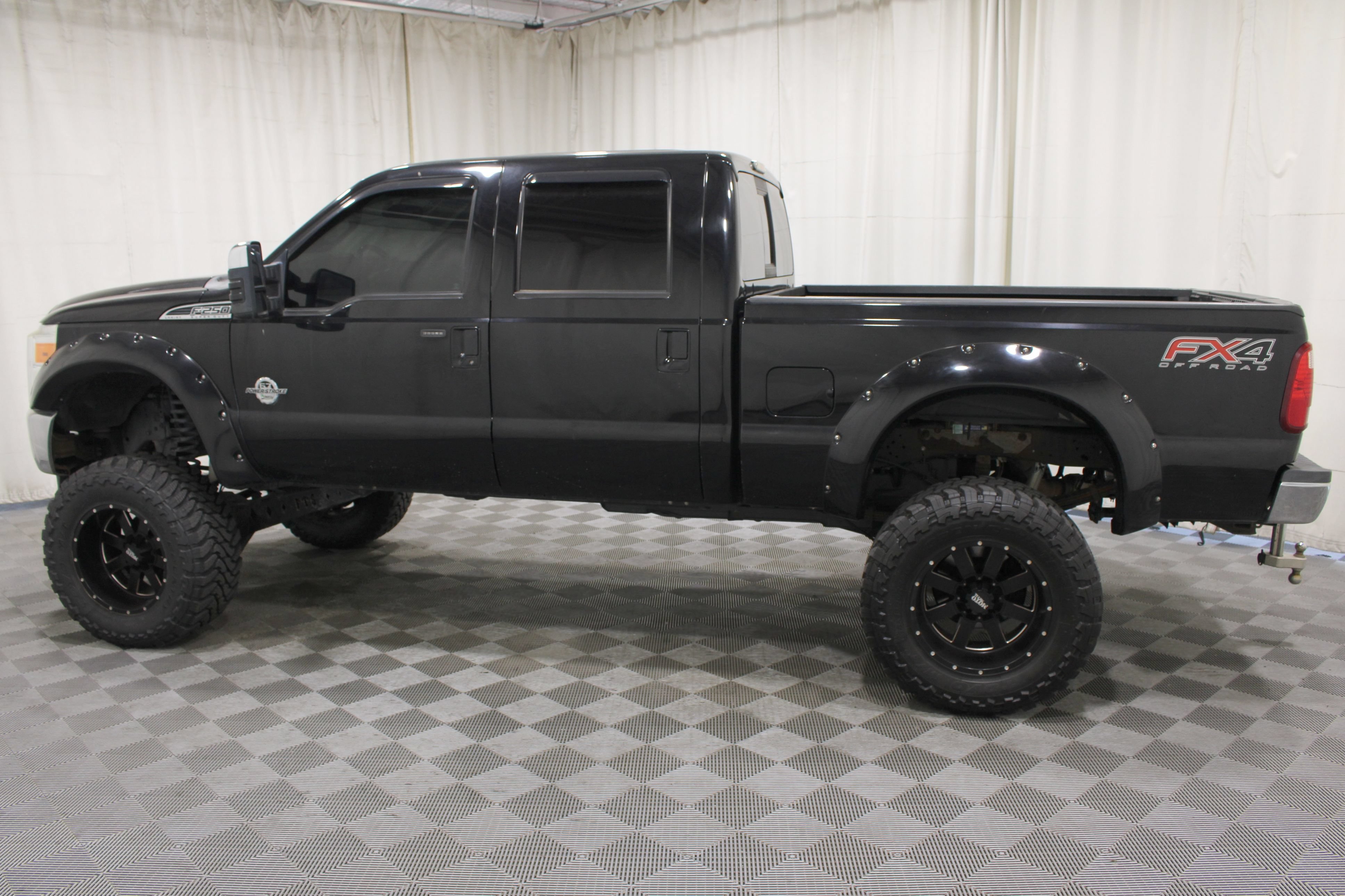 Used 2016 Shadow Black Ford Lariat image 27
