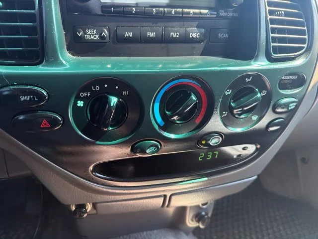 Used 2006 White Toyota SR5 image 13