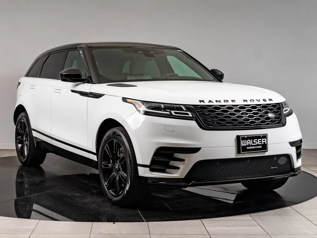 Used 2023 Fuji White Land Rover R-Dynamic S MHEV image 12