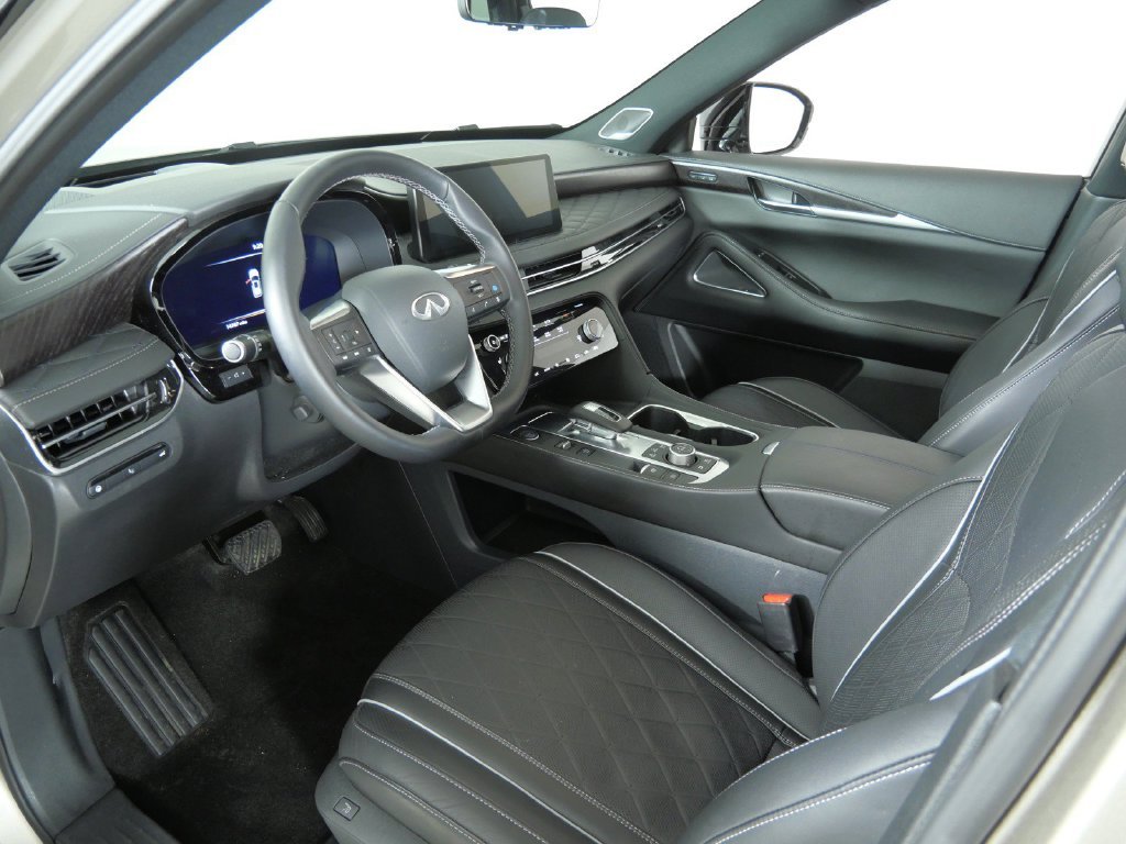 Used 2025 Black INFINITI Autograph image 36