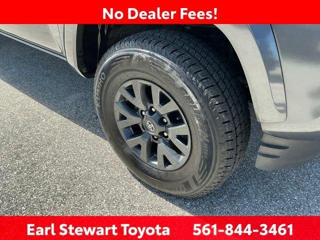 Certified Used 2023 MAGNETIC GRAY MET. Toyota  image 46