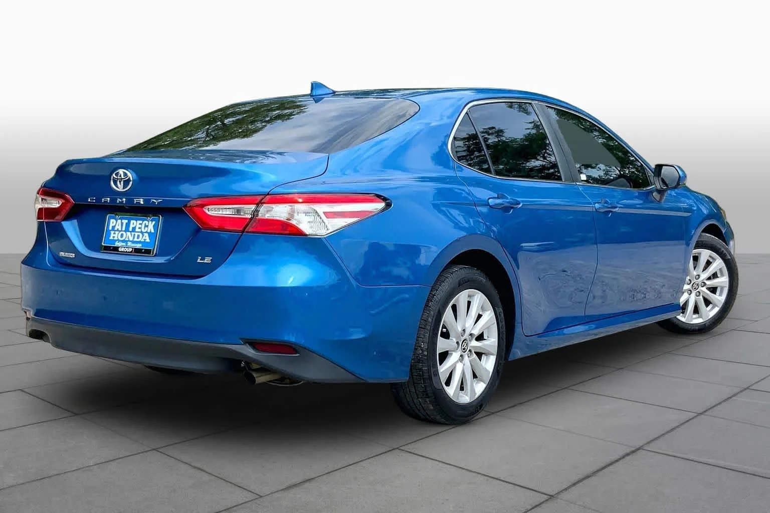 2020 Toyota Camry LE - Photo 13