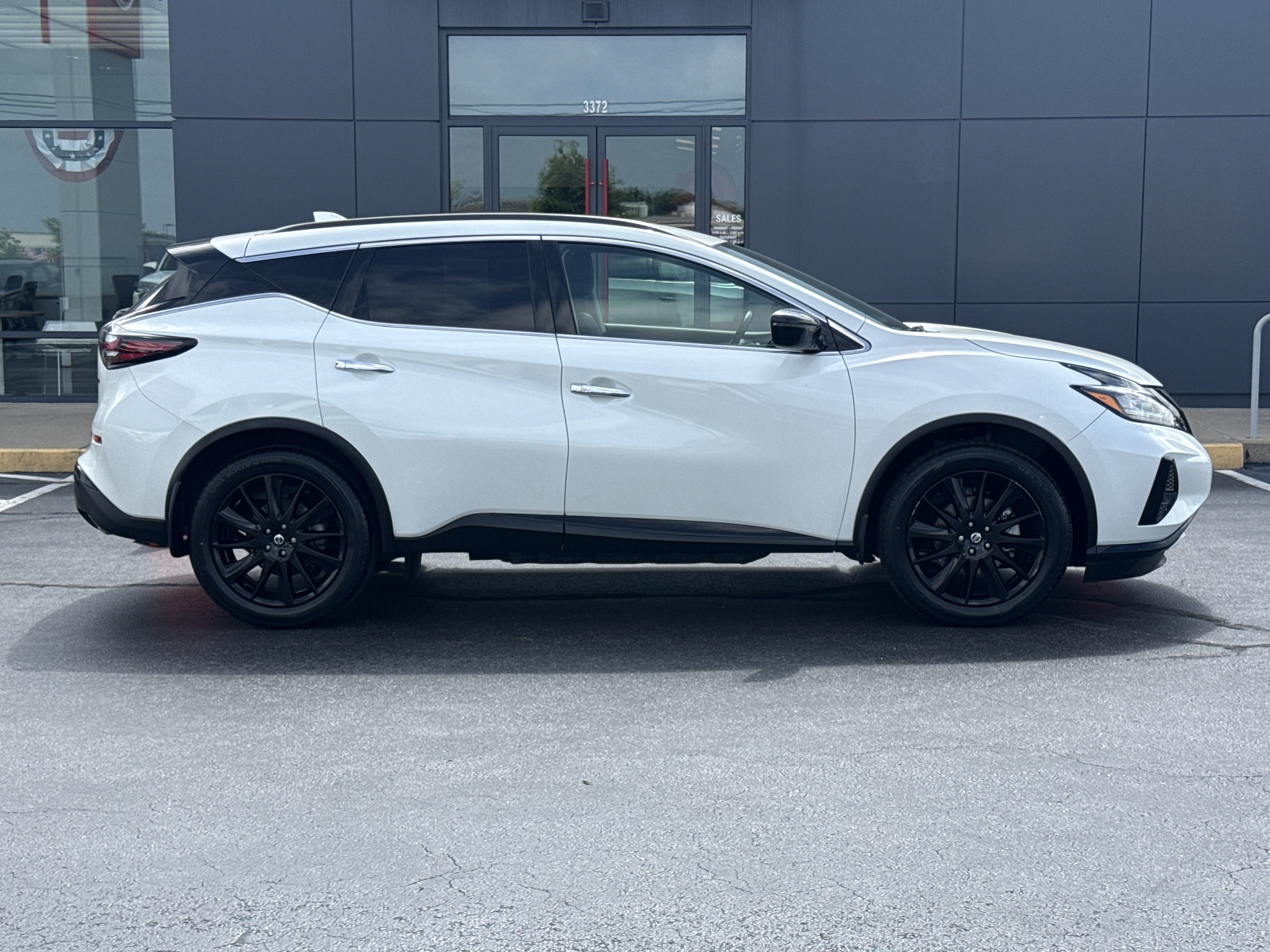 Used 2022 Pearl White Tricoat Nissan SV AWD image 2