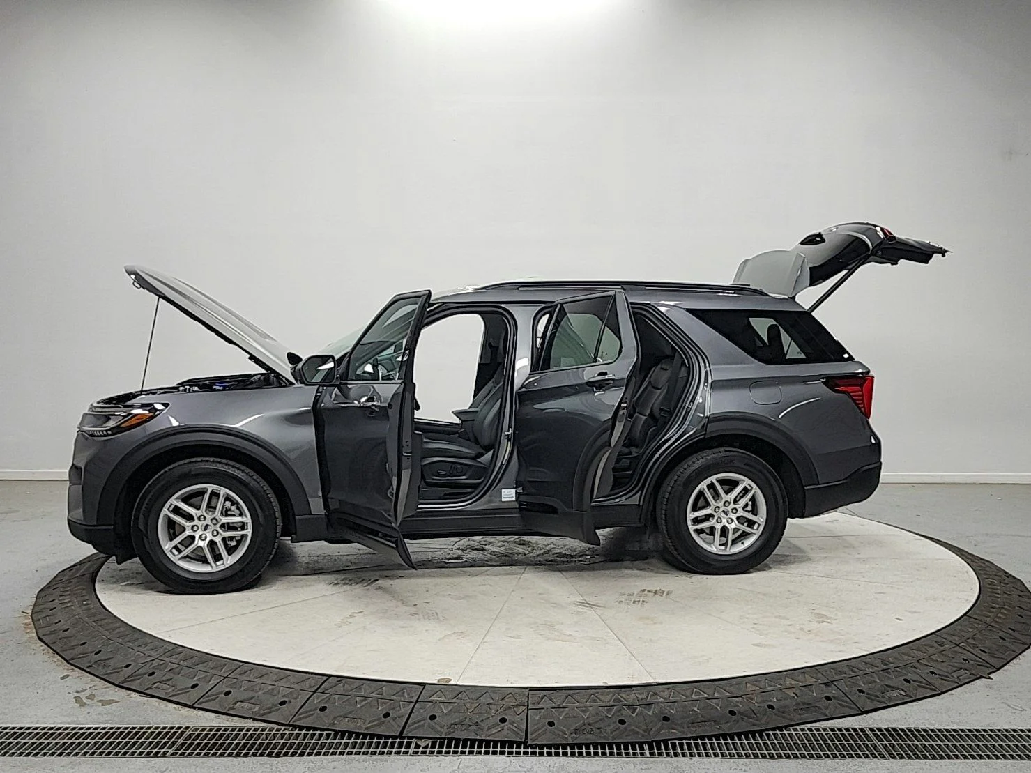 New 2026 Gray Ford Active image 12
