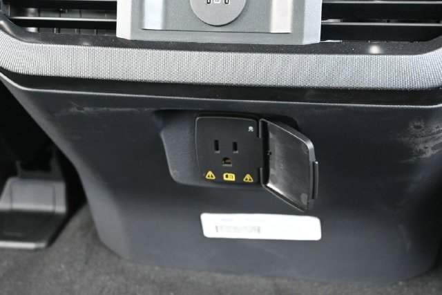 New 2026 Glacier Gray Metallic Tri-Coat Ford F-250® Platinum® image 90