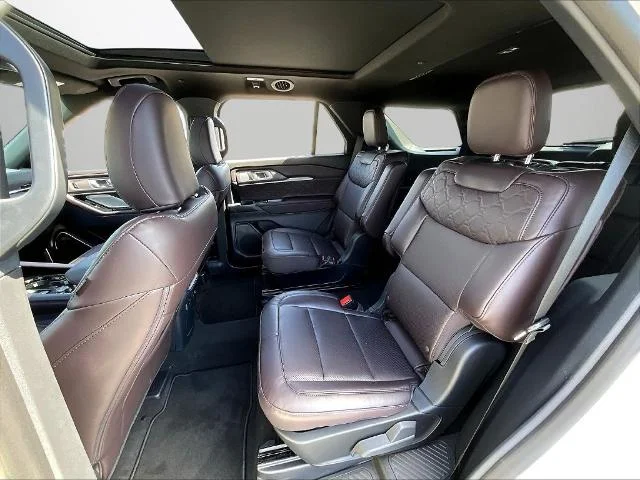 New 2026 Star White Metallic Tri-Coat Ford Platinum™ image 73