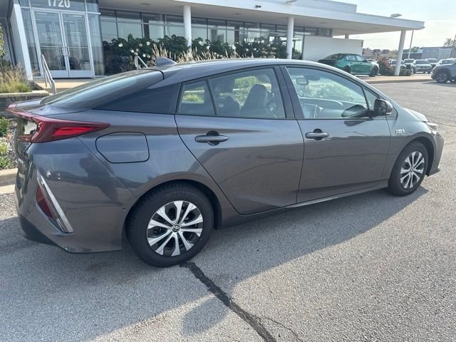 Used 2020 Magnetic Gray Metallic Toyota Limited image 3