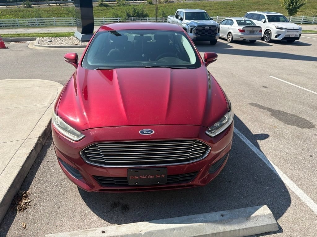 Used 2013 Ruby Red Metallic Ford SE image 3
