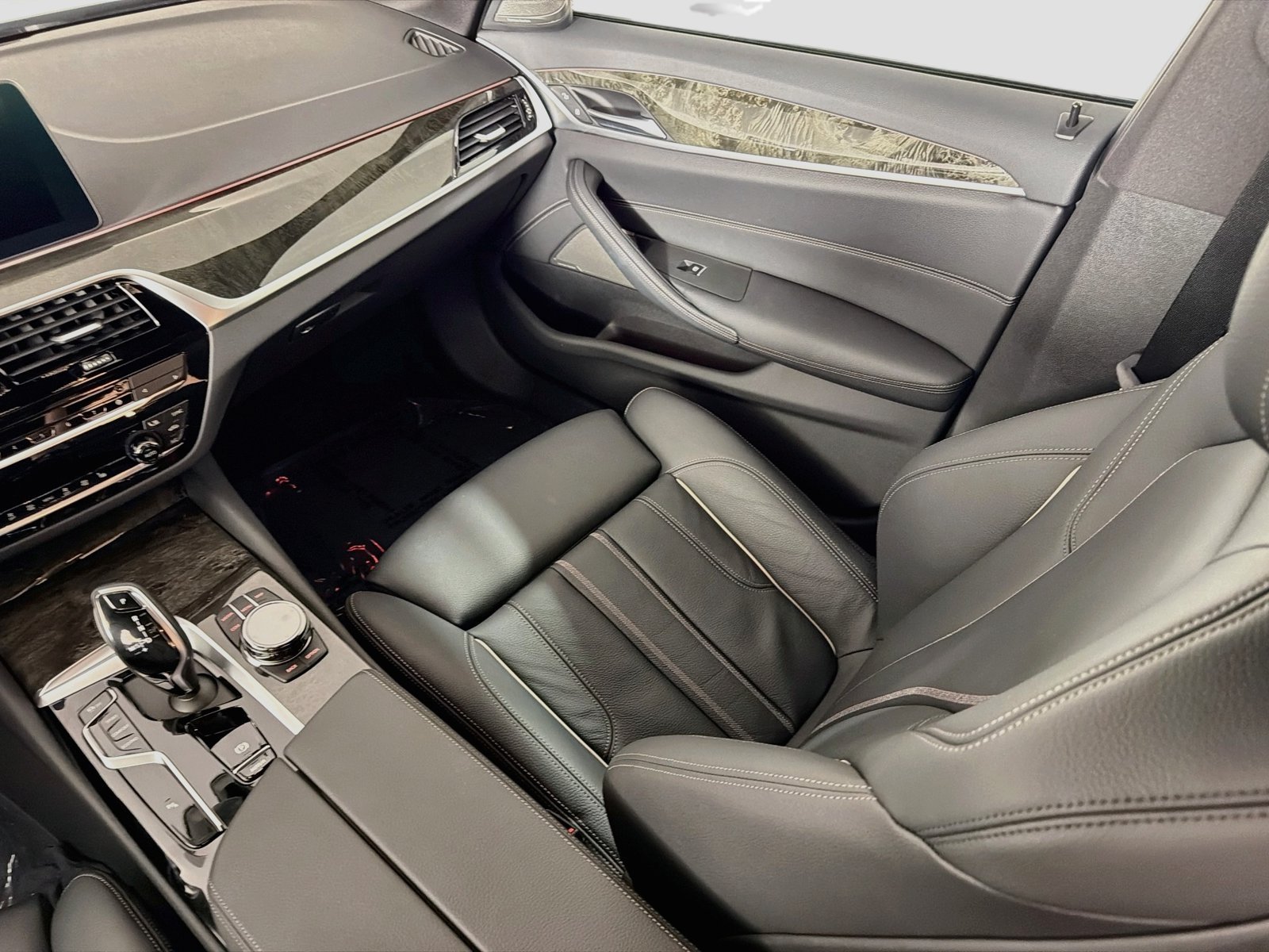 Certified Used 2023 Skyscraper Grey Metallic BMW 530i image 25