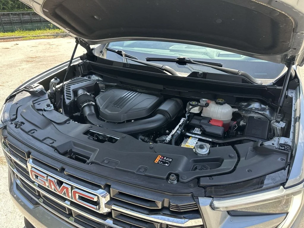 Certified Used 2024 Sterling Metallic GMC FWD Elevation image 29