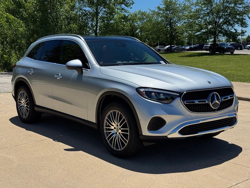 Used 2026 Silver Mercedes-Benz GLC 300 image 9