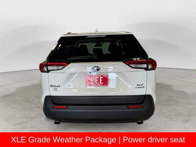 Used 2023 Ice Cap Toyota XLE image 5
