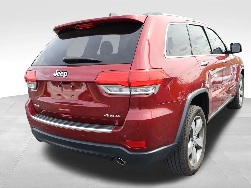 Used 2015 Deep Cherry Red Crystal Pearlcoat Jeep Limited image 16